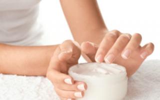 Почему шелушатся руки (ладони) и ноги (стопы) - патологические механизмы шелушения кожи Сходит кожа на руках